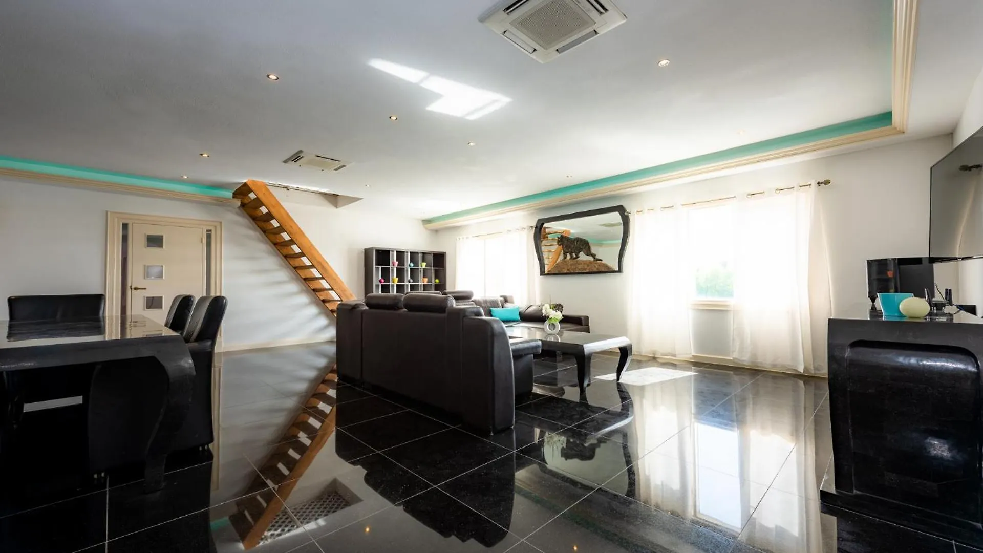 La Casa Piu Bella Where The Customer Is King Palm Beach Aruba
