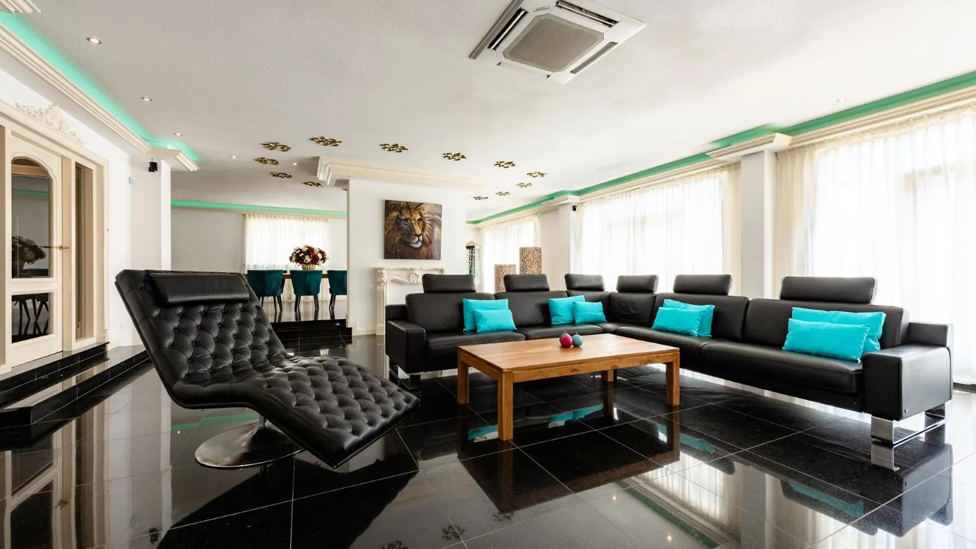 La Casa Piu Bella Where The Customer Is King Palm Beach Villa