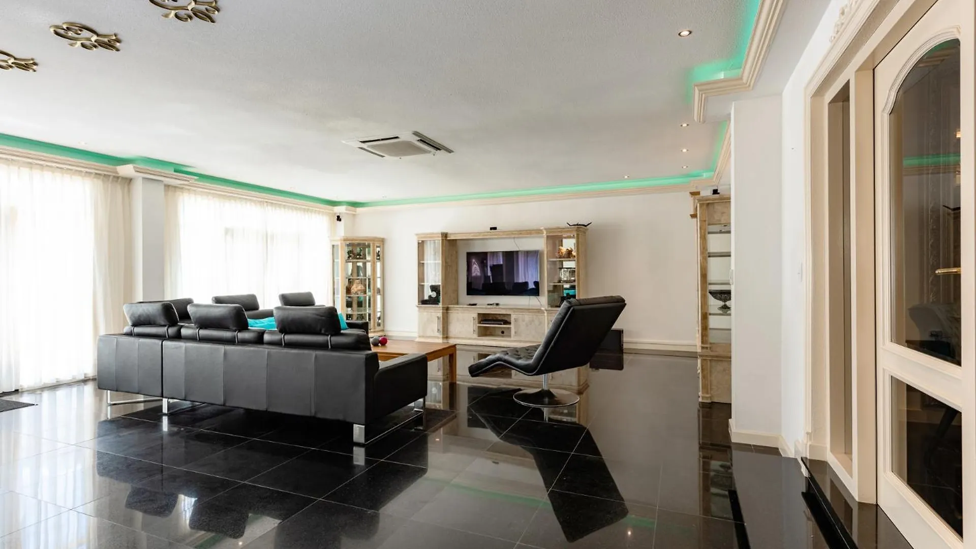 La Casa Piu Bella Where The Customer Is King Palm Beach
