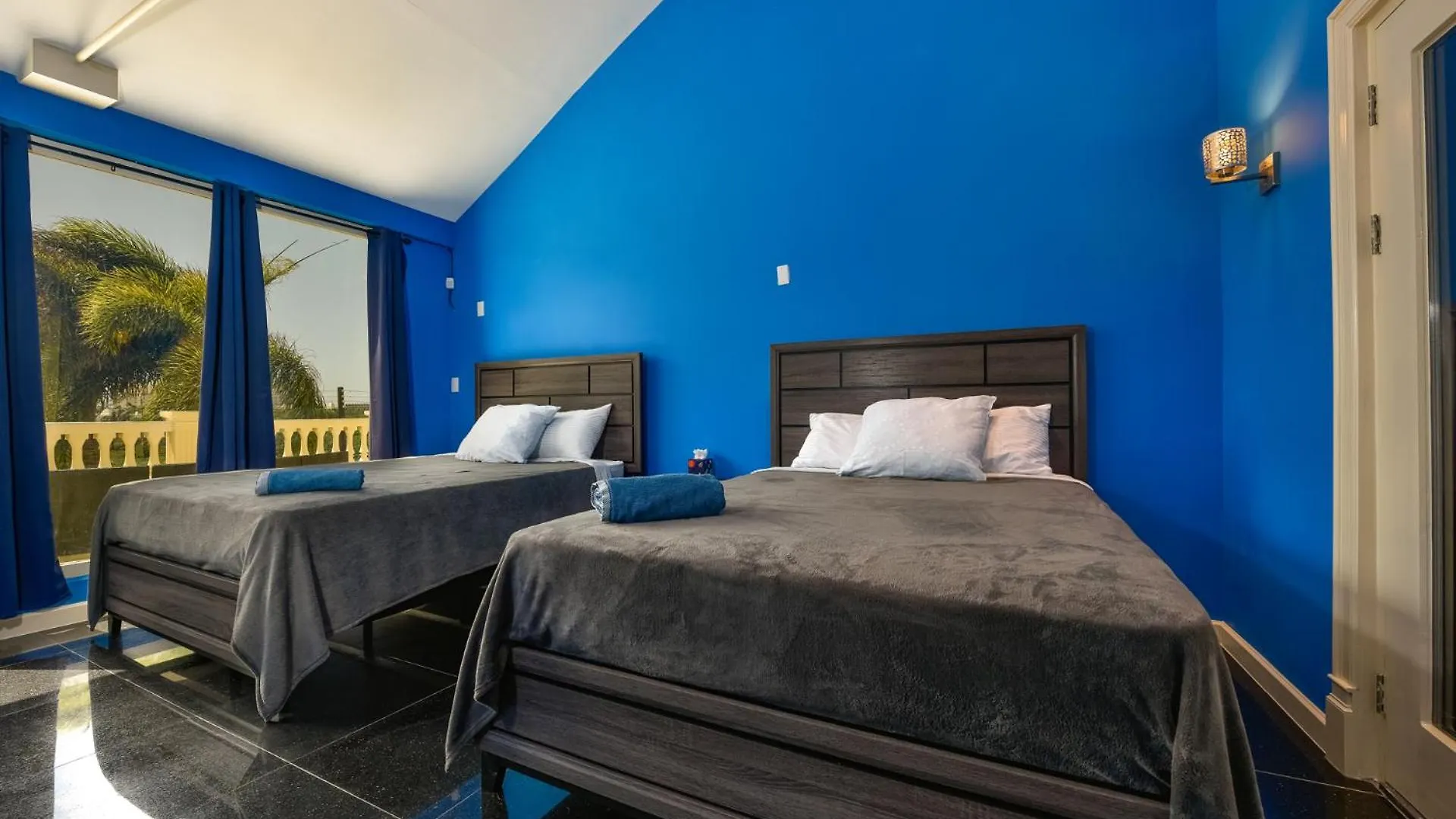 La Casa Piu Bella Where The Customer Is King Palm Beach 0*,