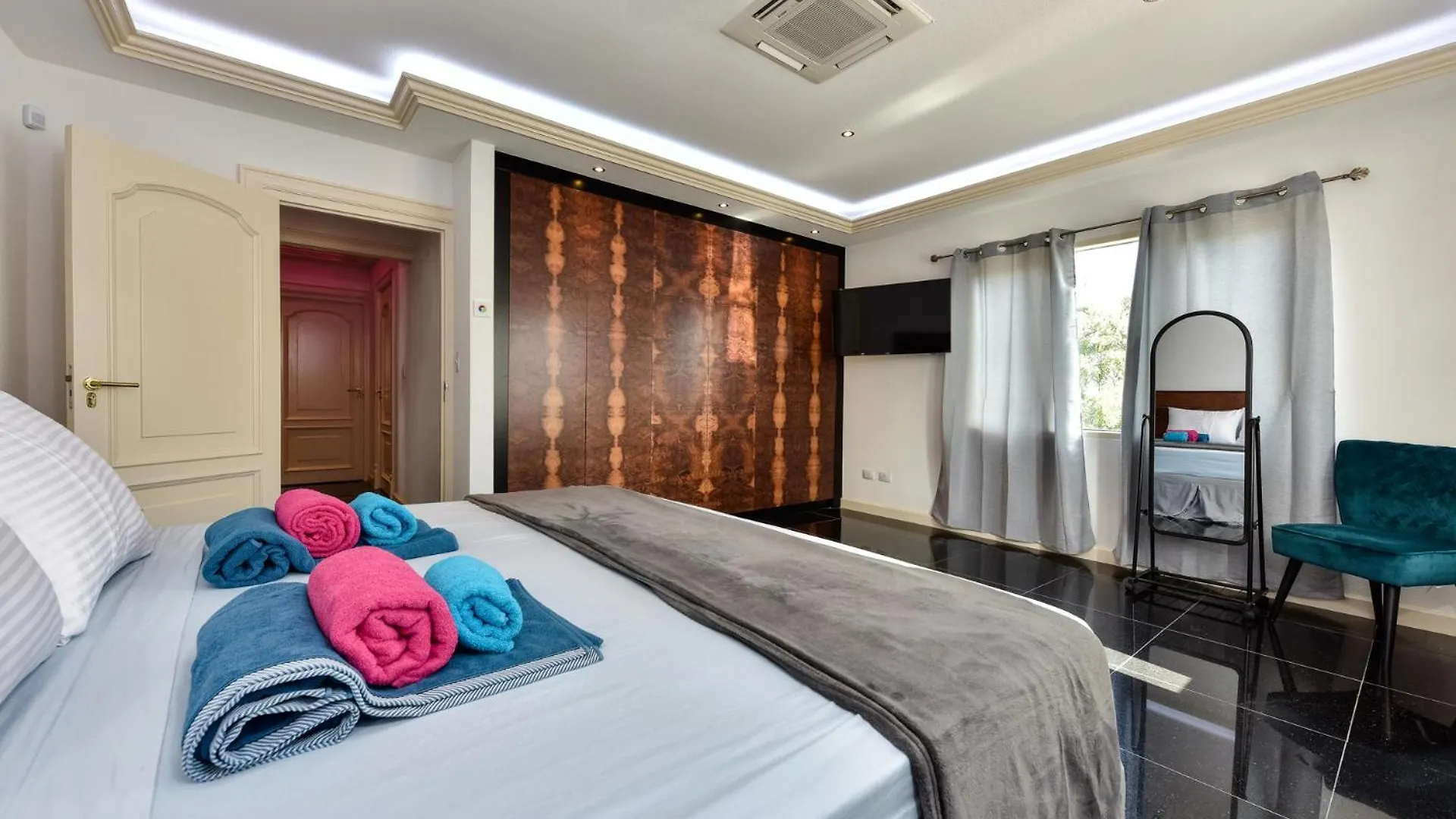 La Casa Piu Bella Where The Customer Is King Palm Beach Villa