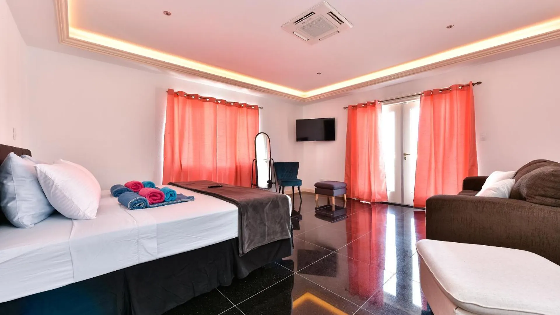 Villa La Casa Piu Bella Where The Customer Is King Palm Beach