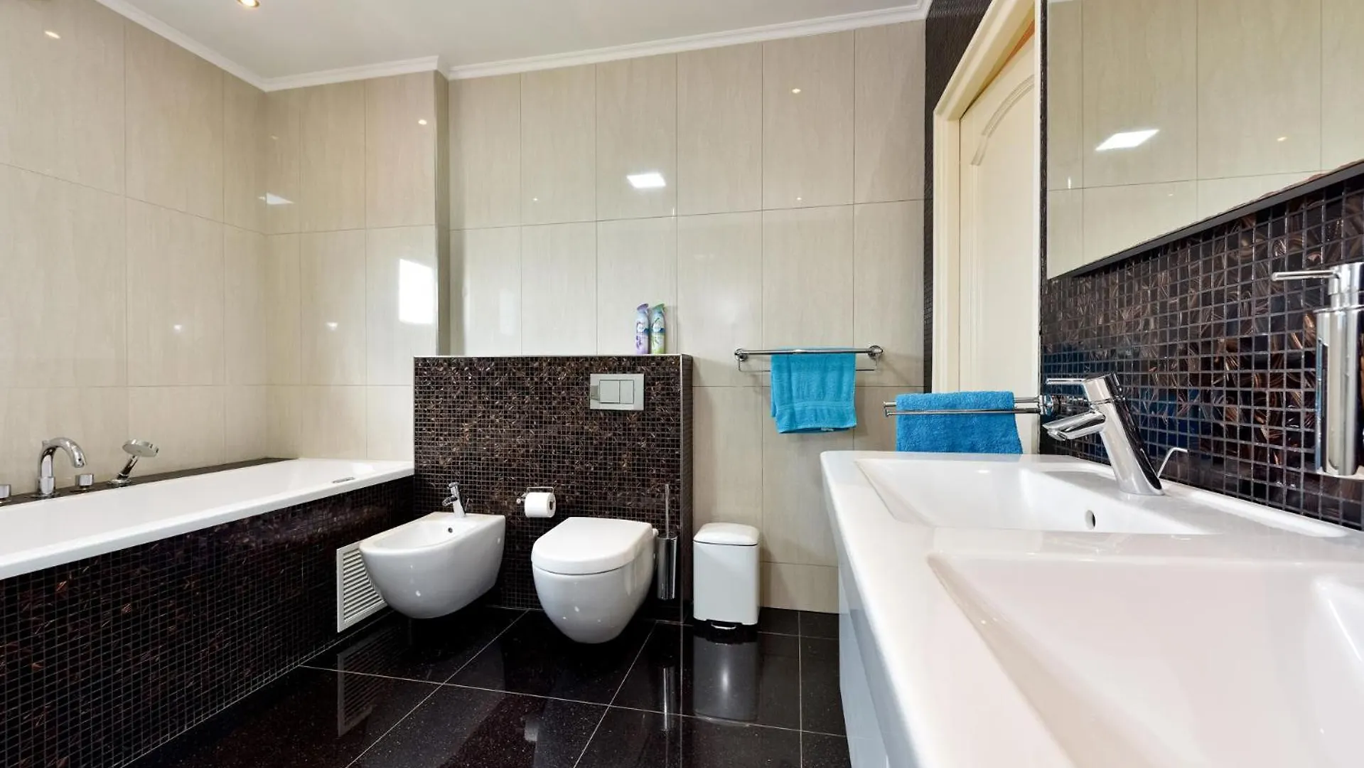 Villa La Casa Piu Bella Where The Customer Is King Palm Beach Aruba